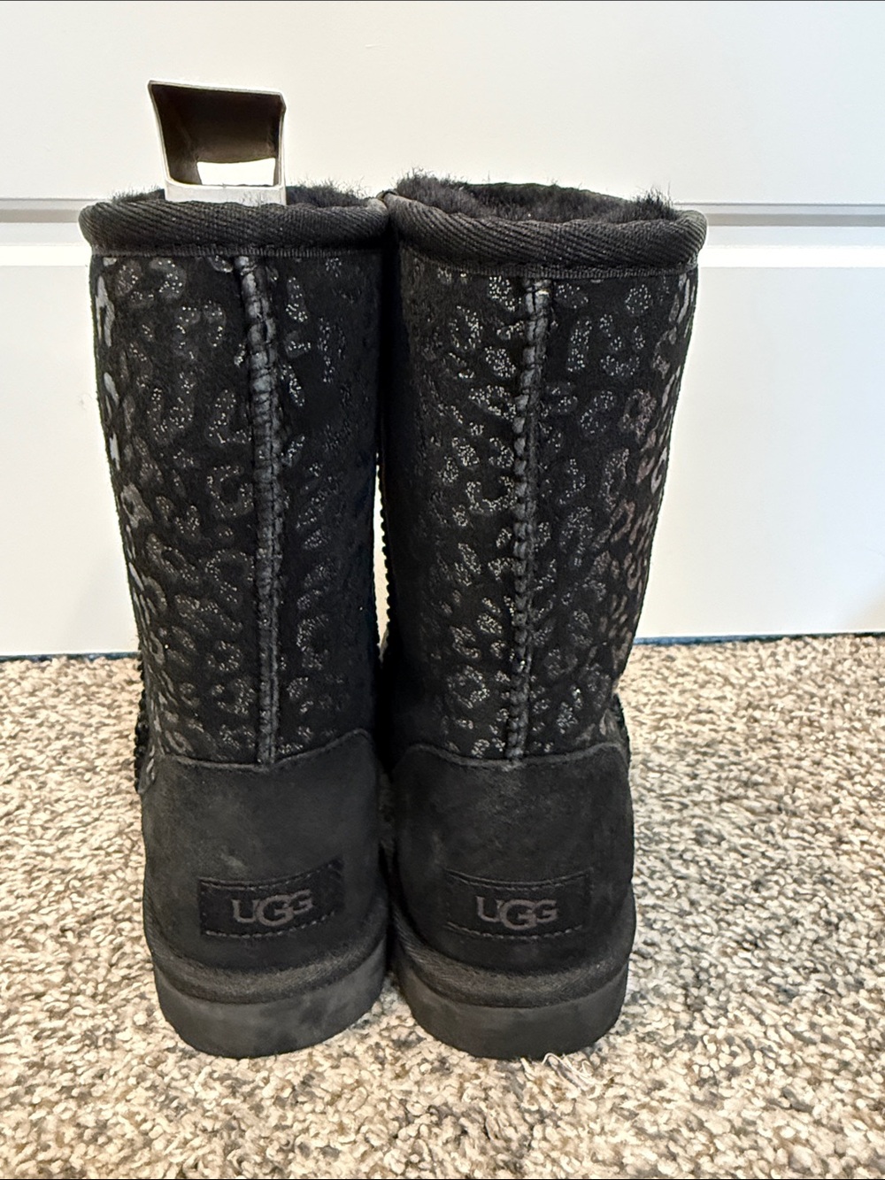 NEW UGG Uggs CLASSIC SHORT SNOW LEOPARD Black Suede Boots 7 - Picture 5 of 9